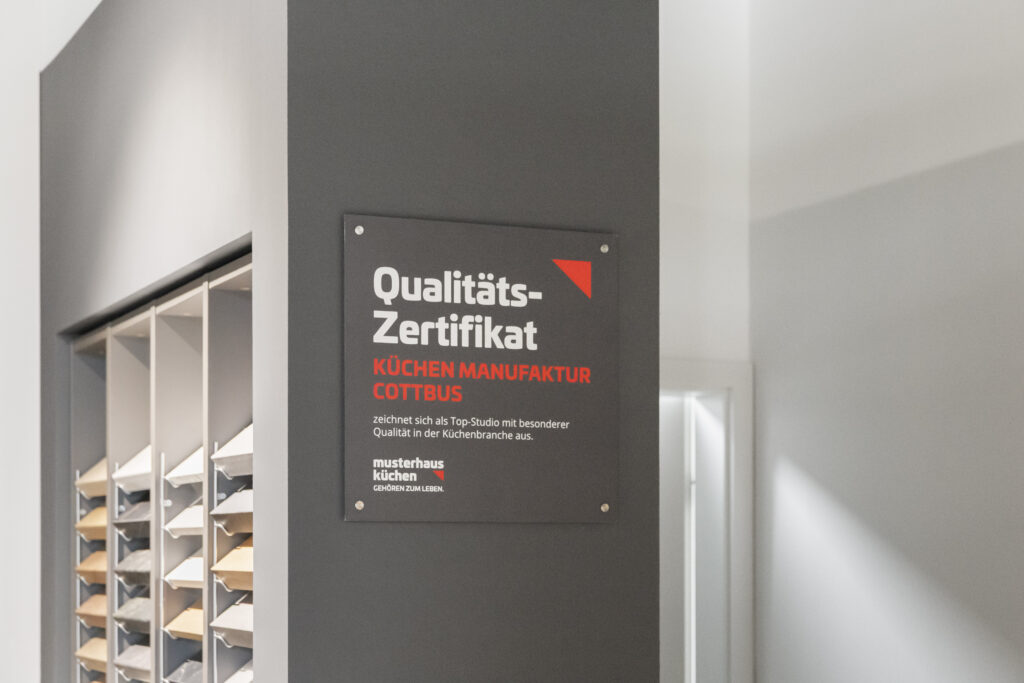 Bild des Qualitätszertifikates der Küchen Manufaktur Cottbus